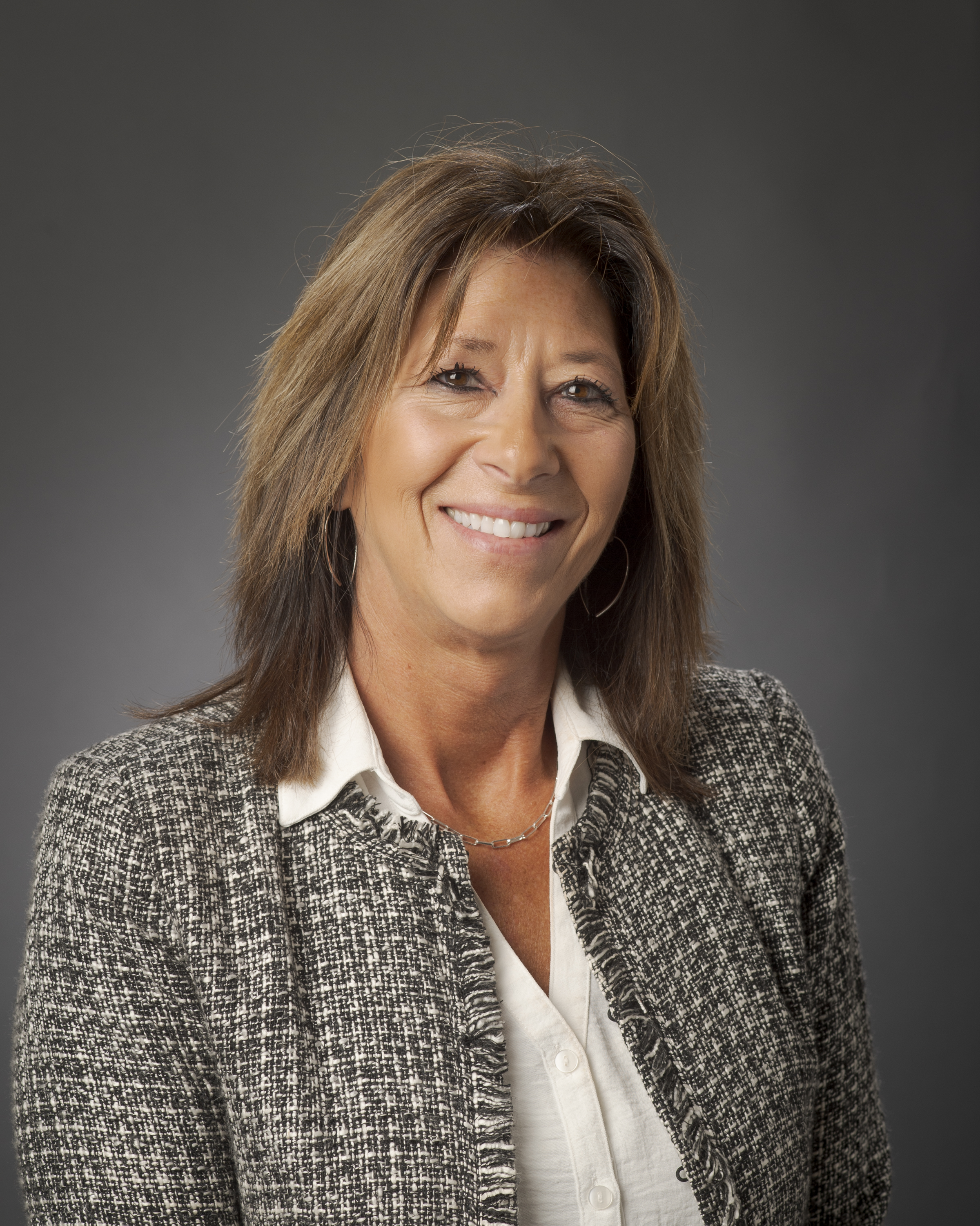 Professional portrate of Julie Mickolio