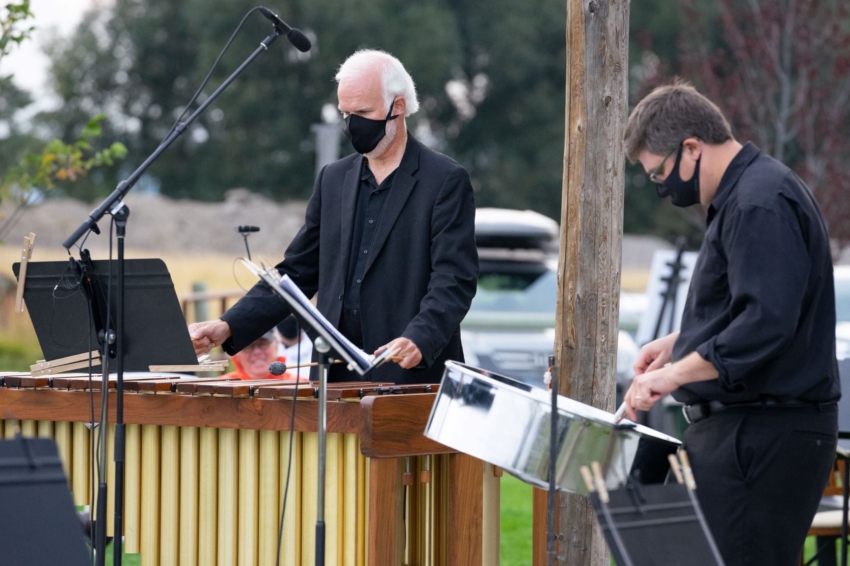 Dr. Kristofer Olsen performing.