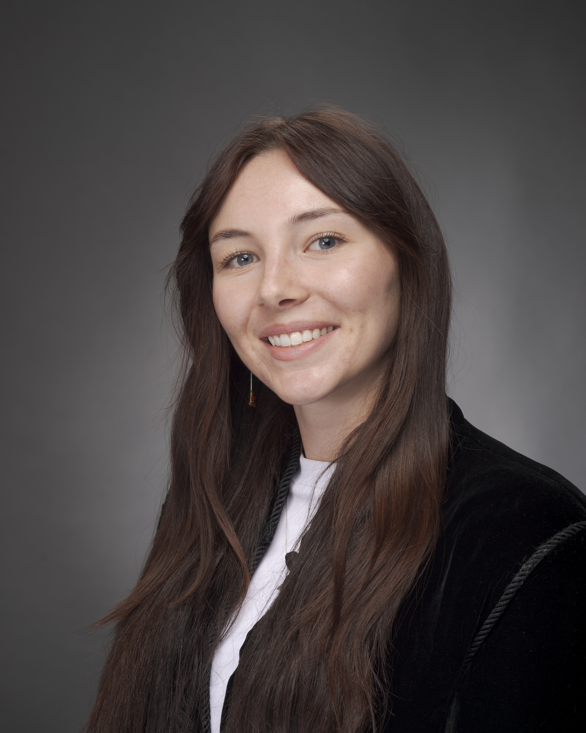 Professional Portrait of FSS Analyst Lizzy Stokes